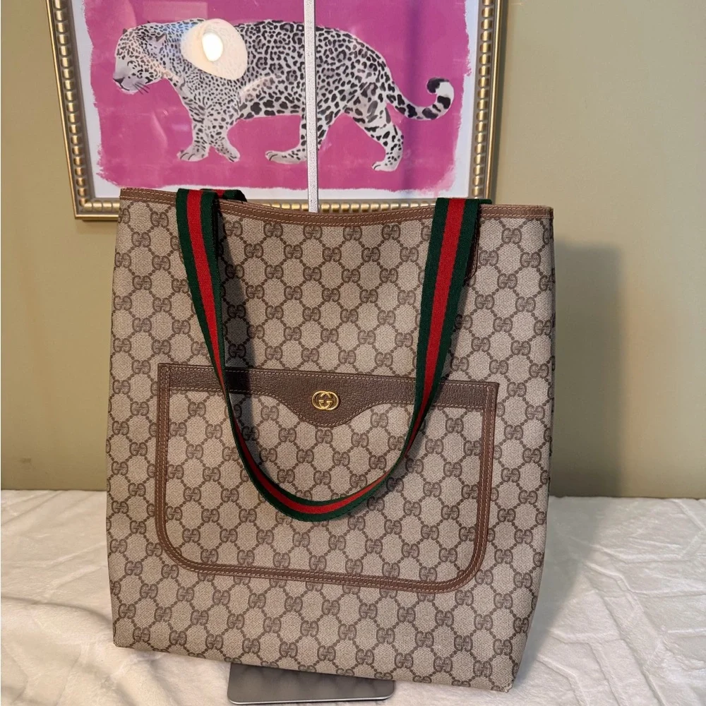 Gucci Beige and Brown Signature Tote - Picture 1 of 16